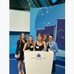 Links nach rechts: Offenhuber Romana, Stempfer Antonia, Julia Feichtenschlager, Elena Reichinger, Alexandra Grafenstätter - Alle Schülerinnen der 4bk (Quelle: Hofmanninger, HAK/HAS Ried)